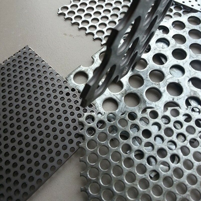 Low Carbon Steel Aluminum Stainless Steel Punching Hole Decorative Perforated Metal Mesh Sheet Plate for Fencing