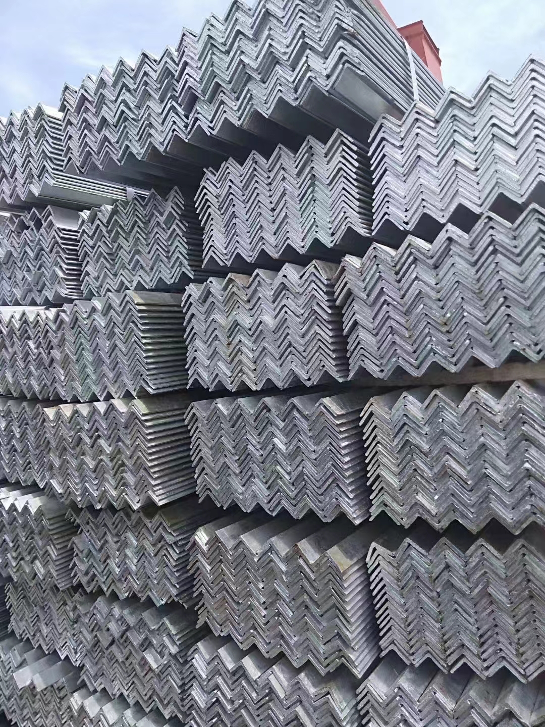 High Quality Q235 Carbon Galvanized Flat Steel Bars L Shaped Steel Angle Price for Construction Structure